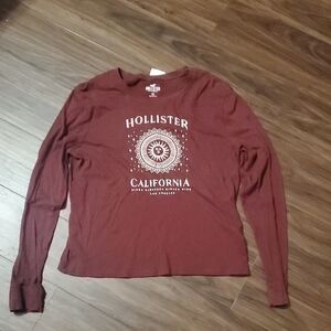 Hollister Women's Burgundy Embroidered Graphic Long Sleeve Tee